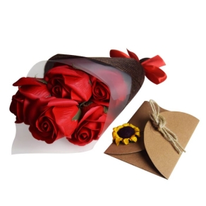Poklon paket - buket ruža / sapuna