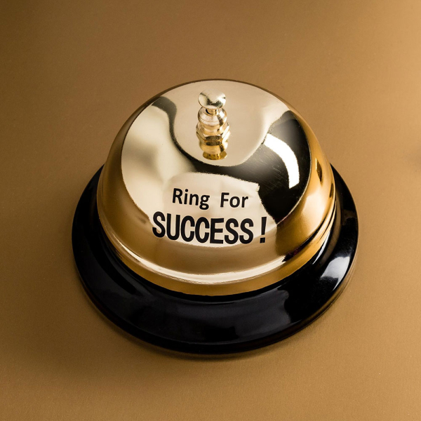 Hotelsko zvono – Ring For Success