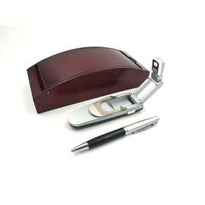 Poklon paket – svjetlo za čitanje i kemijska olovka